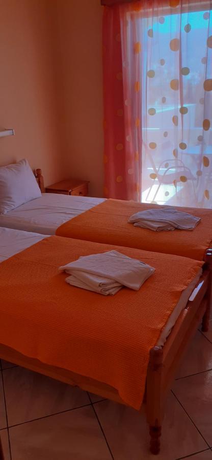 To Spiti Tis Eirinis Apartment Poros Town Exterior foto