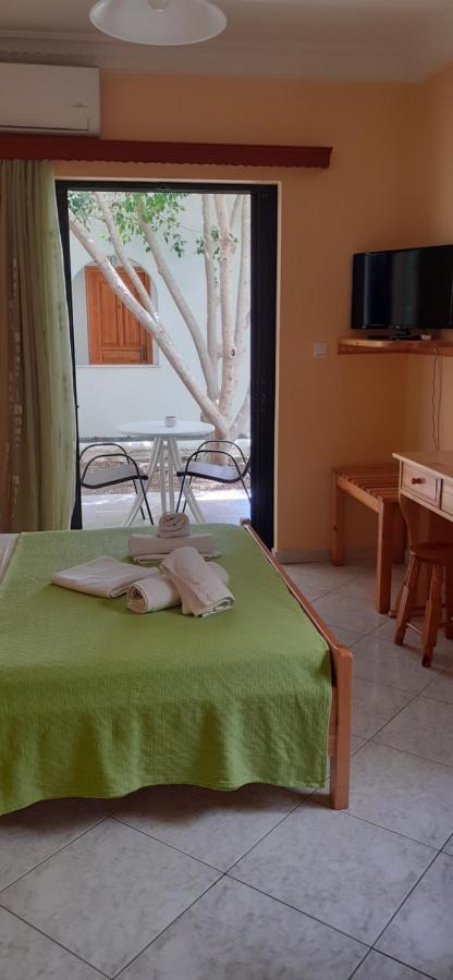 To Spiti Tis Eirinis Apartment Poros Town Exterior foto
