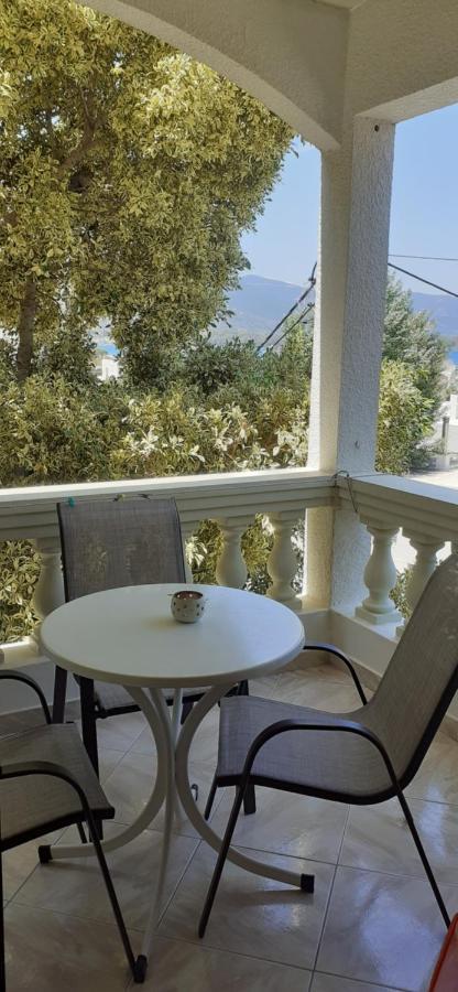 To Spiti Tis Eirinis Apartment Poros Town Exterior foto