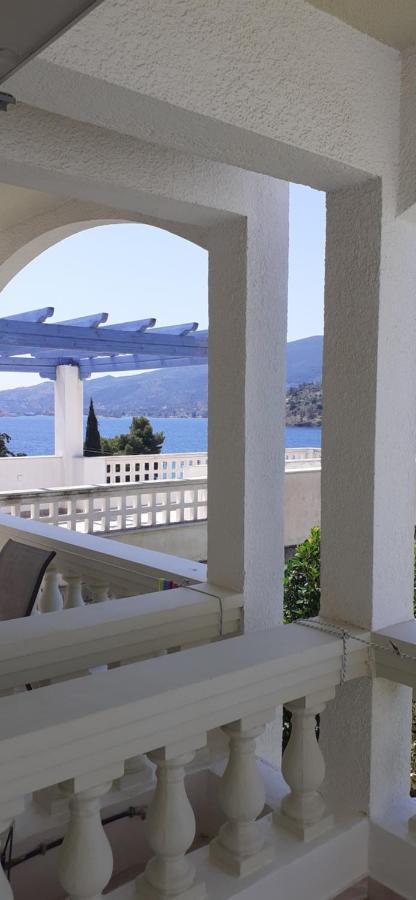 To Spiti Tis Eirinis Apartment Poros Town Exterior foto
