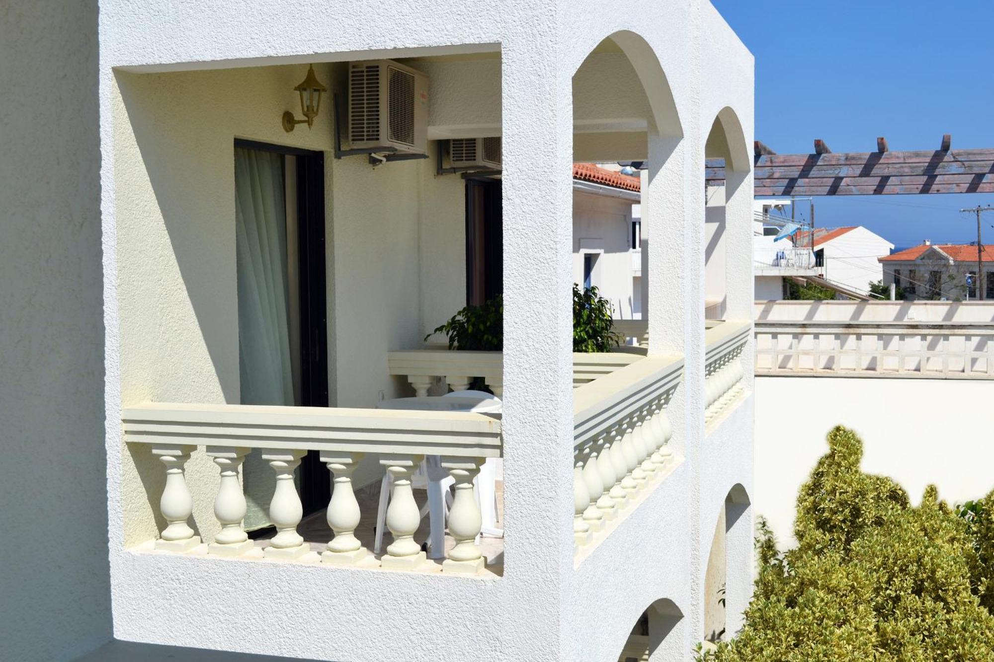To Spiti Tis Eirinis Apartment Poros Town Exterior foto