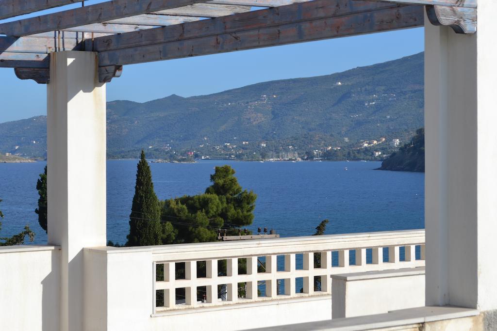 To Spiti Tis Eirinis Apartment Poros Town Cameră foto