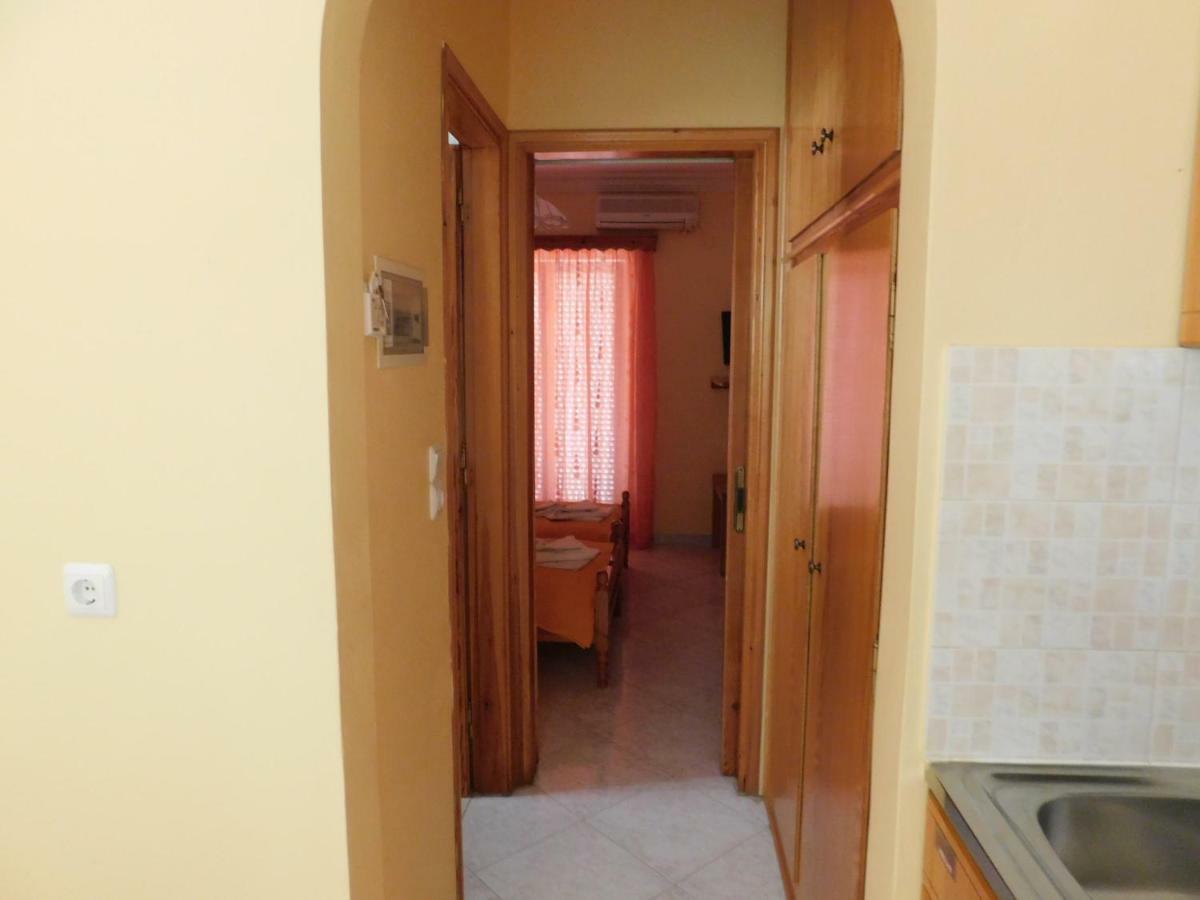 To Spiti Tis Eirinis Apartment Poros Town Exterior foto
