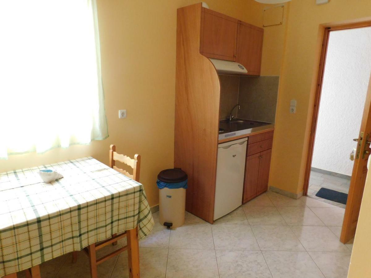 To Spiti Tis Eirinis Apartment Poros Town Exterior foto