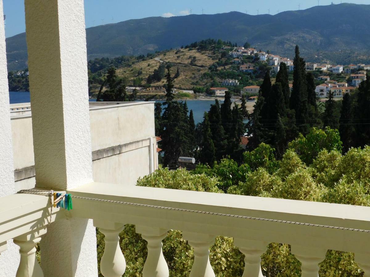To Spiti Tis Eirinis Apartment Poros Town Exterior foto